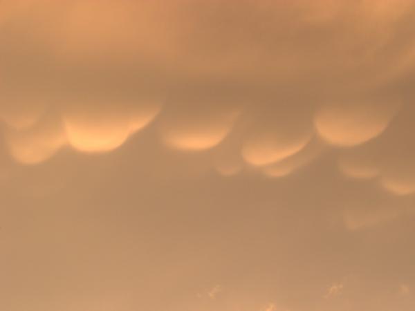 Etranges nuages - Mars 2008